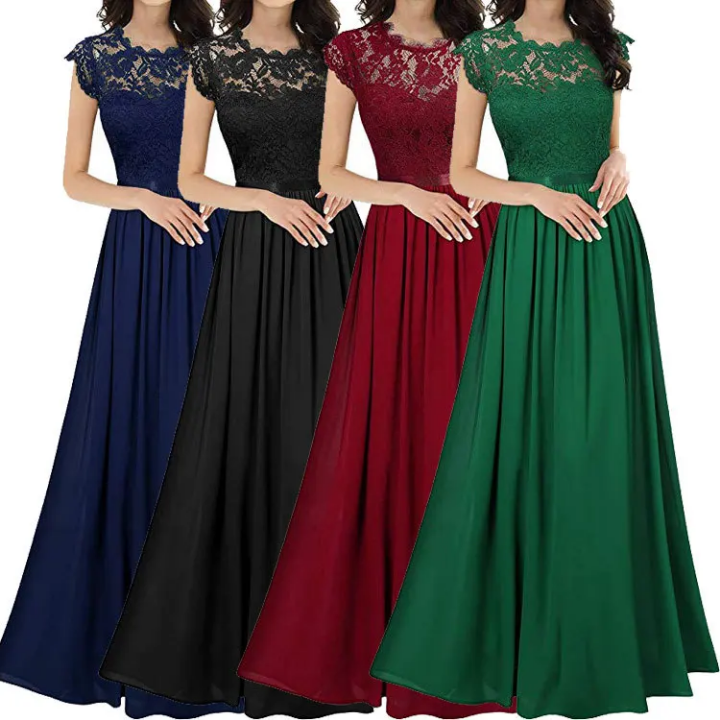 Robe de soirée garnie de dentelle