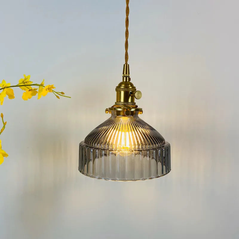Petit lustre en verre et laiton