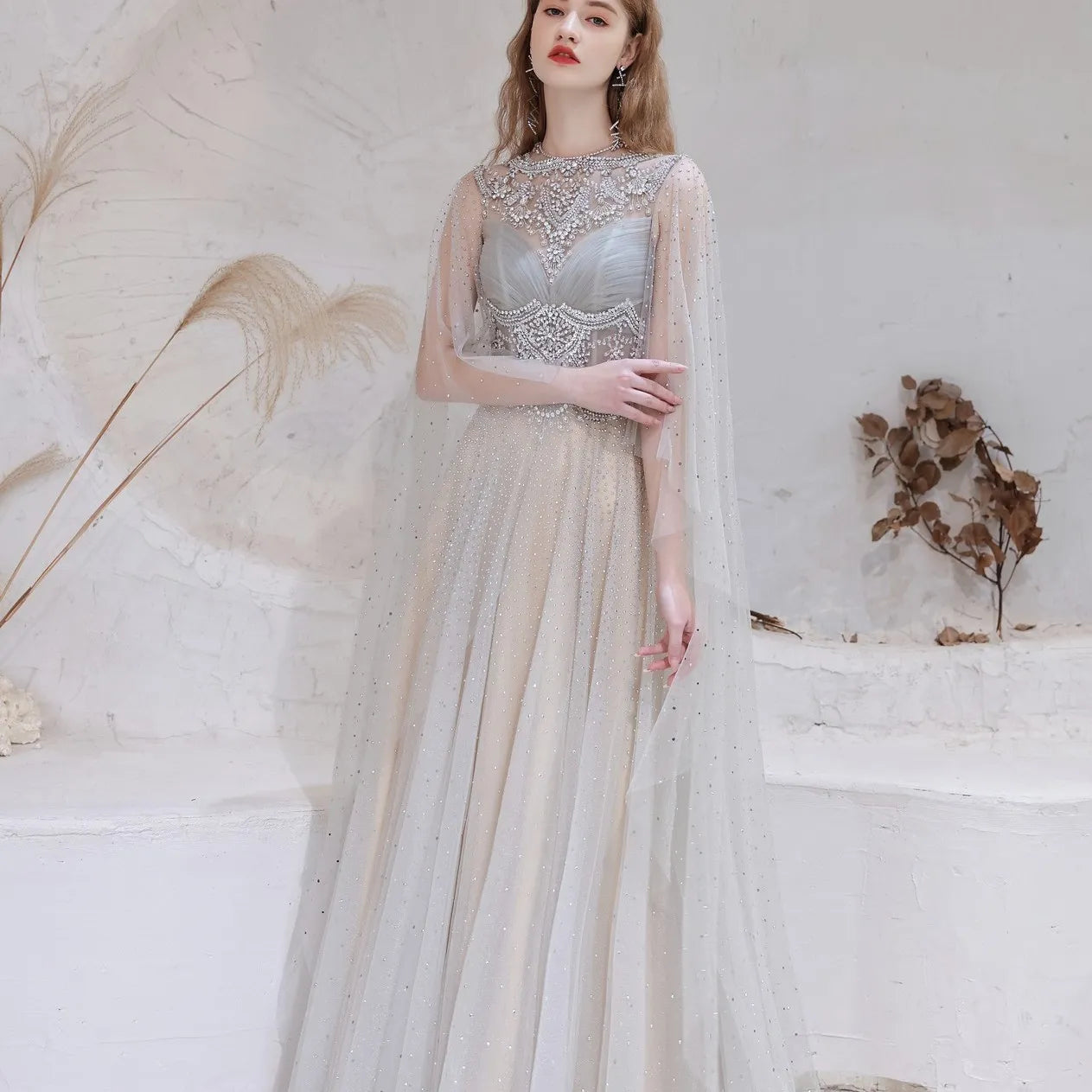 Robe corset incrusté de pierres