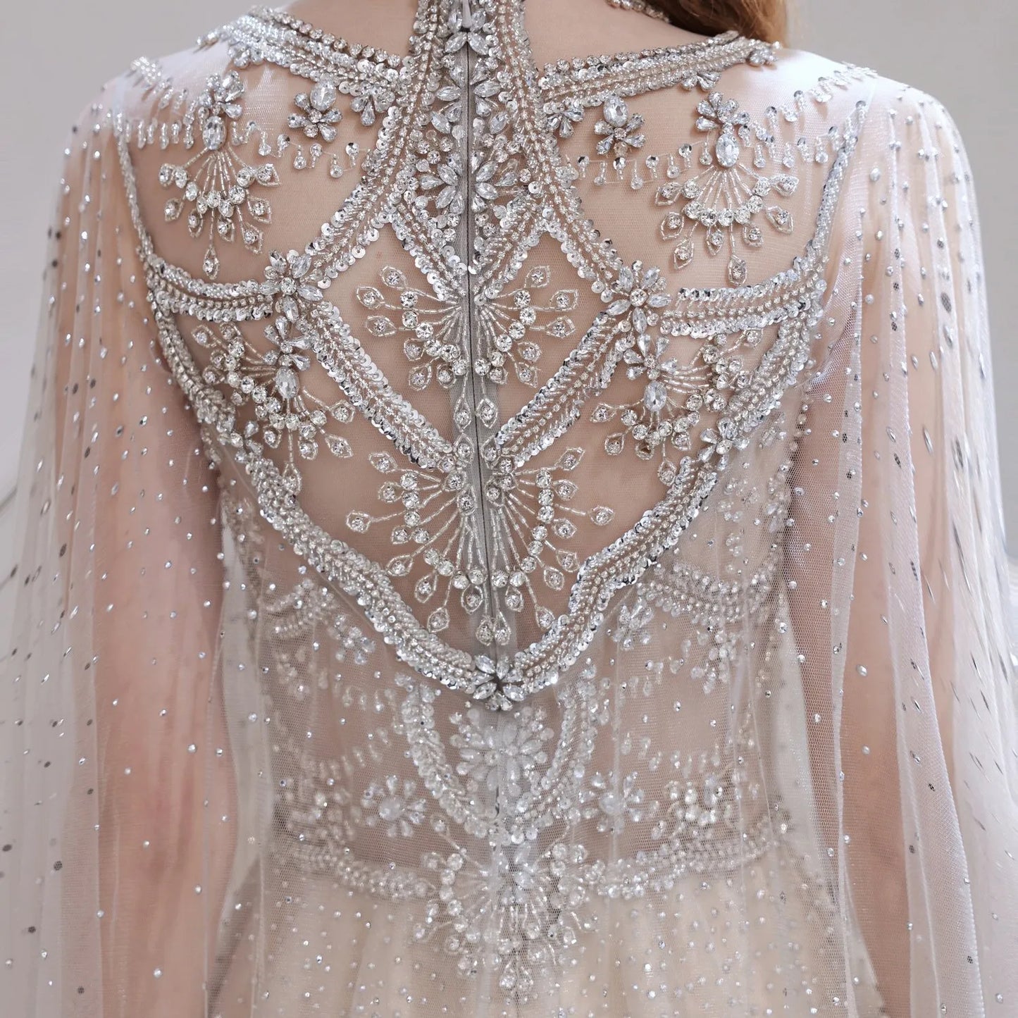 Robe corset incrusté de pierres