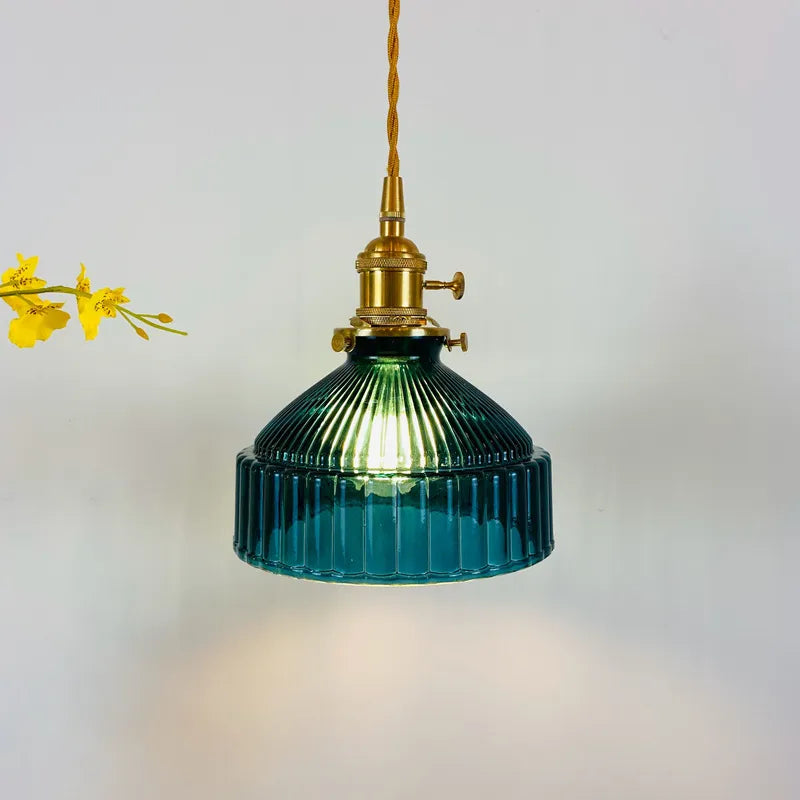 Petit lustre en verre et laiton