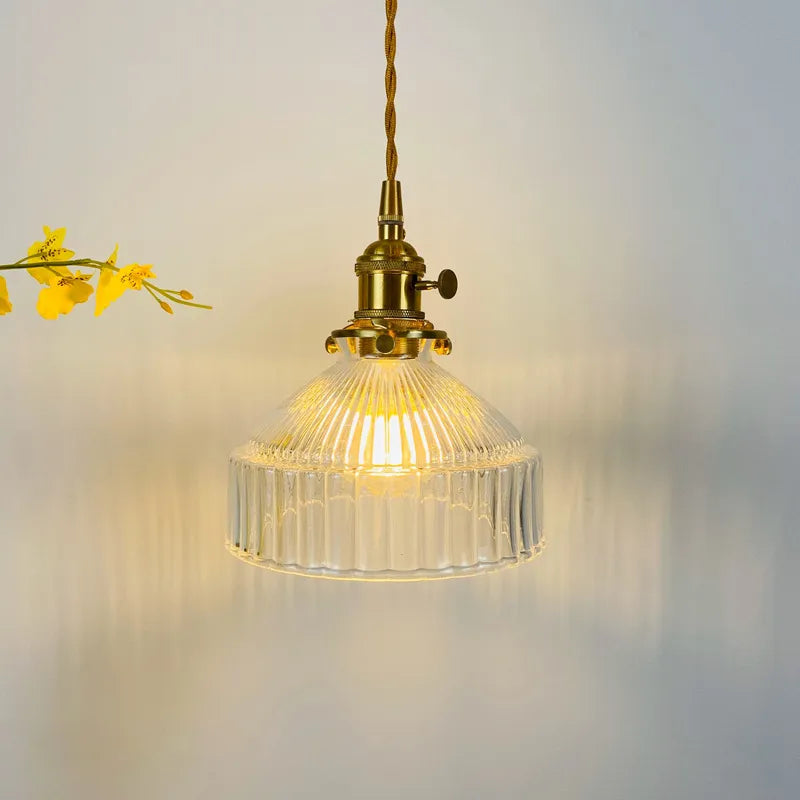 Petit lustre en verre et laiton