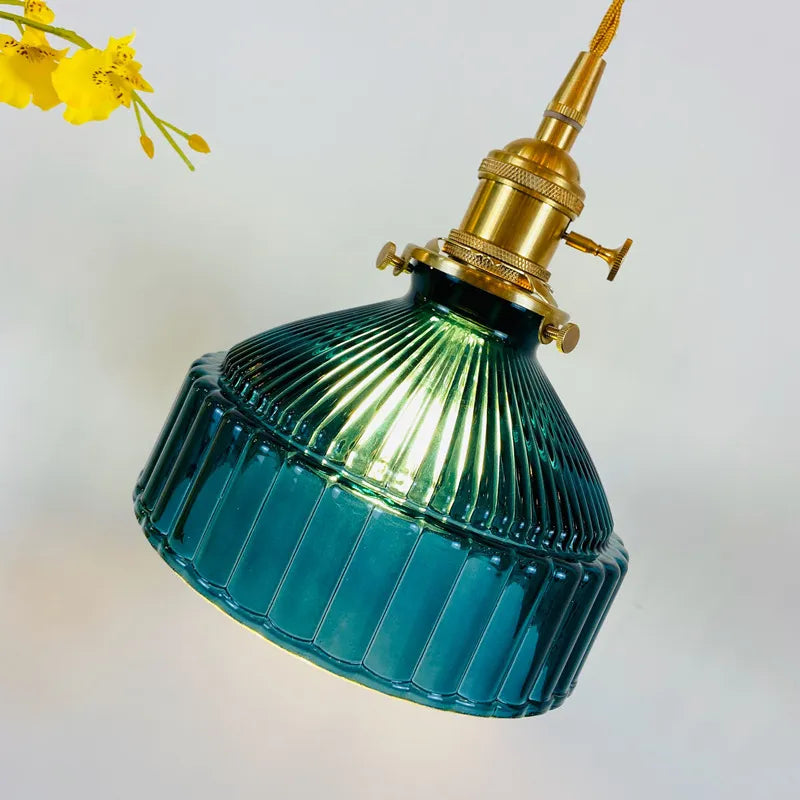 Petit lustre en verre et laiton