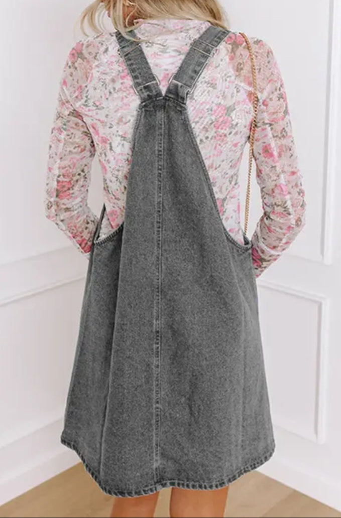 Petite robe en jeans boutonnée