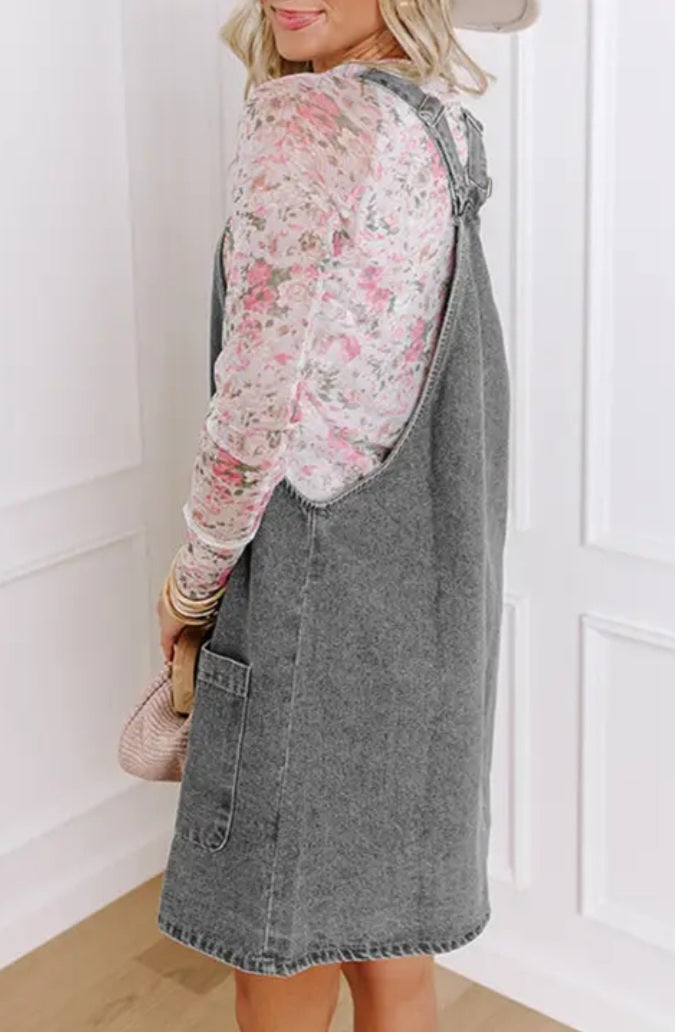 Petite robe en jeans boutonnée