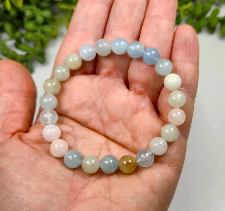 Bracelet en pierres précieuses et semi-précieuses