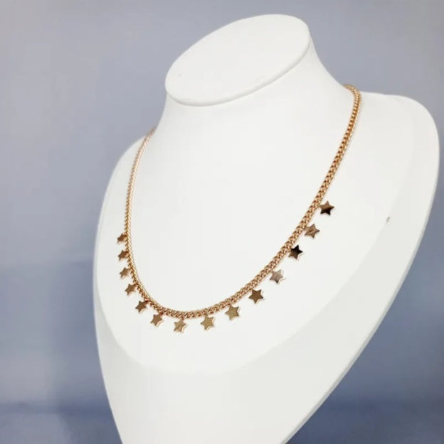 Collier en titane à étoiles dorées
