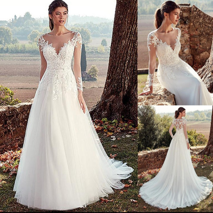 Robe de mariée à jupe en A avec traîne et corsage en dentelle