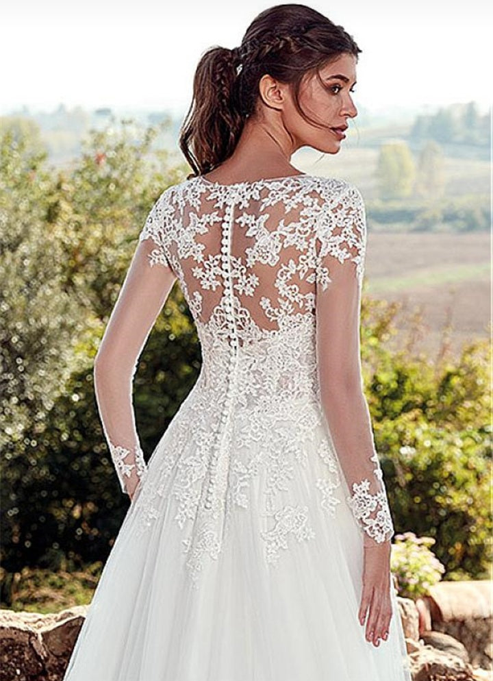Robe de mariée à jupe en A avec traîne et corsage en dentelle