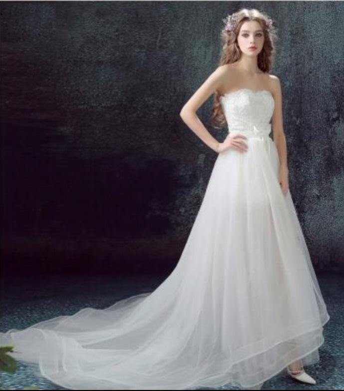 Robe de mariée en polyester-tulle à bustier et jupe détachable