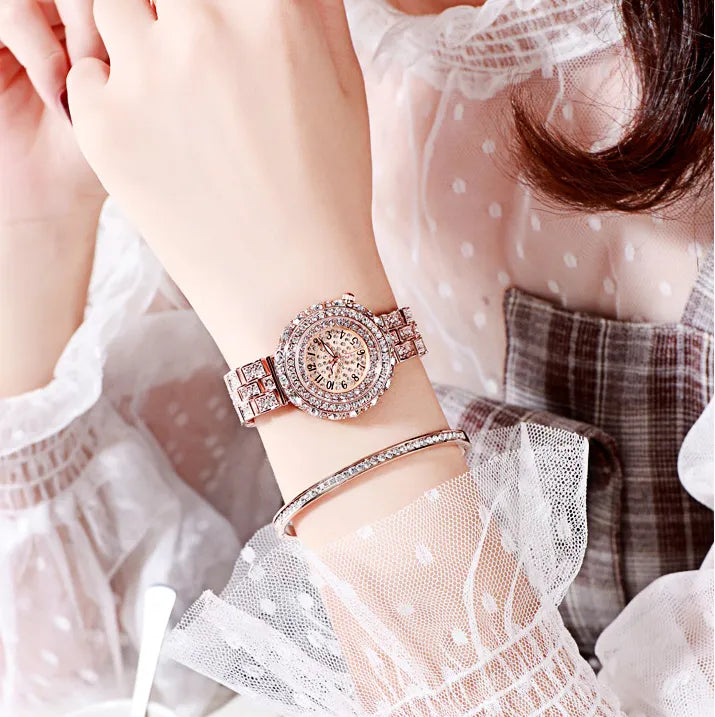 Jolie montre à quartz de soirée