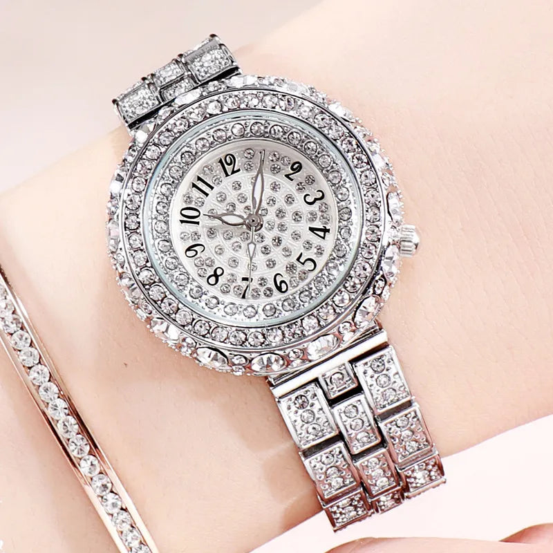 Jolie montre à quartz de soirée