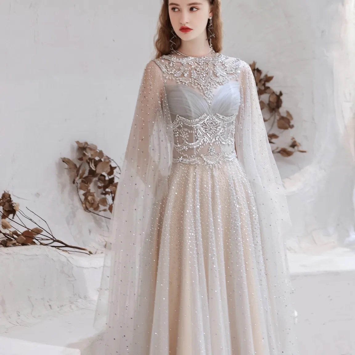 Robe corset incrusté de pierres