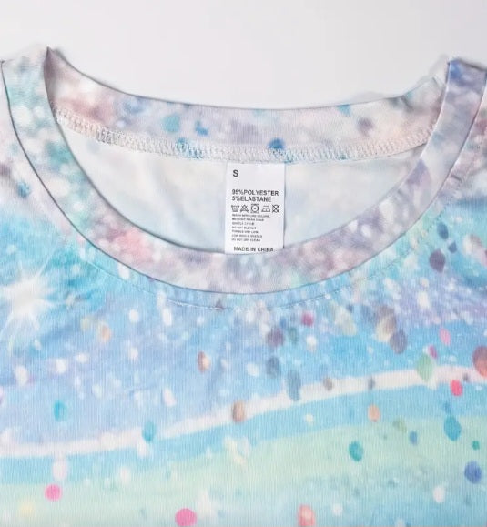 T-shirt arc-en-ciel avec brillants