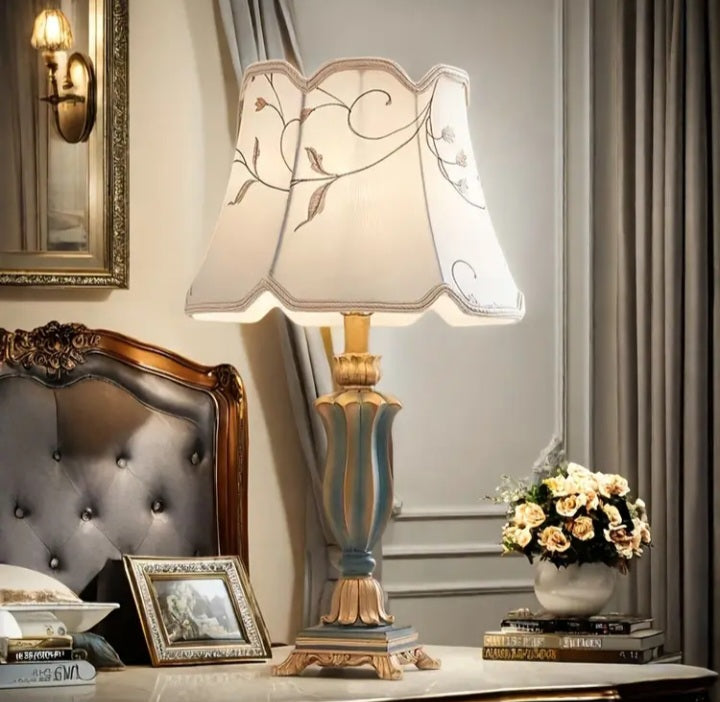 Lampe de table élégante de style victorien