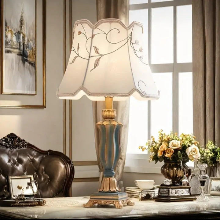 Lampe de table élégante de style victorien