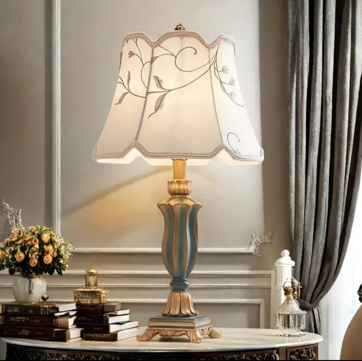 Lampe de table élégante de style victorien