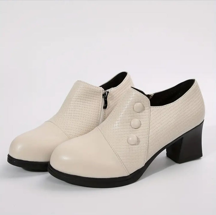 Chaussure tout aller à bout pointu arrondi et talon carré