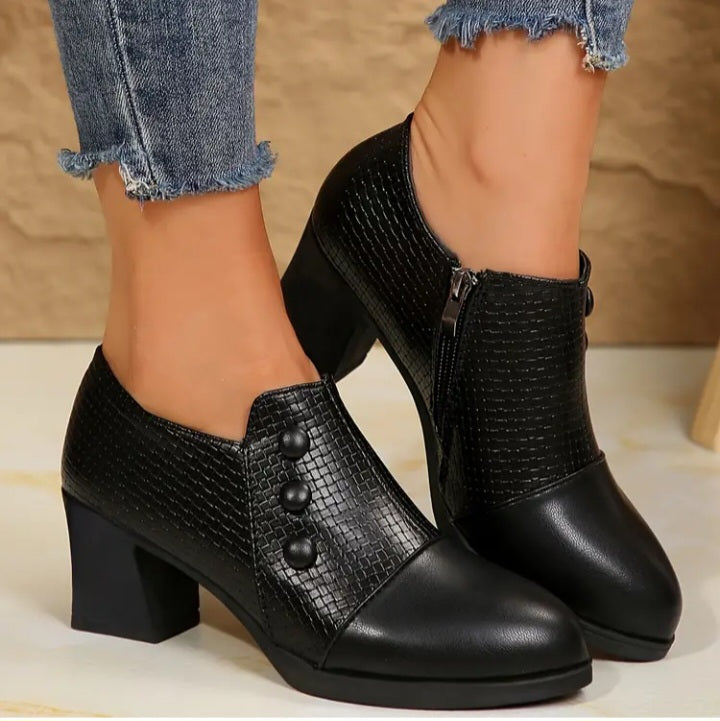 Chaussure tout aller à bout pointu arrondi et talon carré