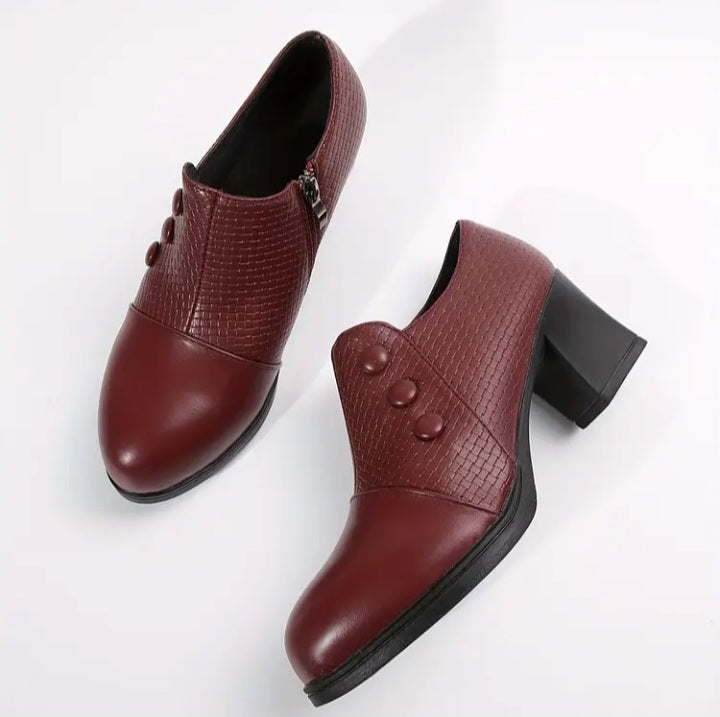 Chaussure tout aller à bout pointu arrondi et talon carré