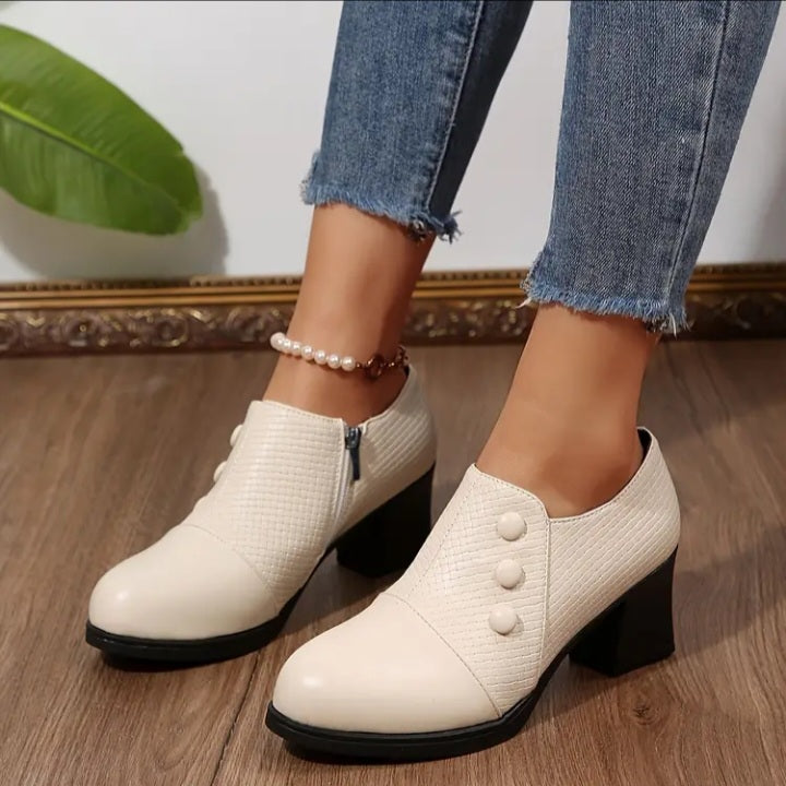 Chaussure tout aller à bout pointu arrondi et talon carré