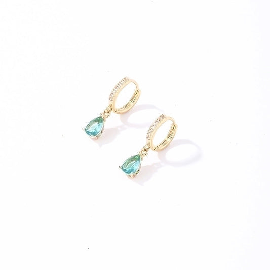 Pendants d'oreilles plaqués or sertis de gouttes de zircon
