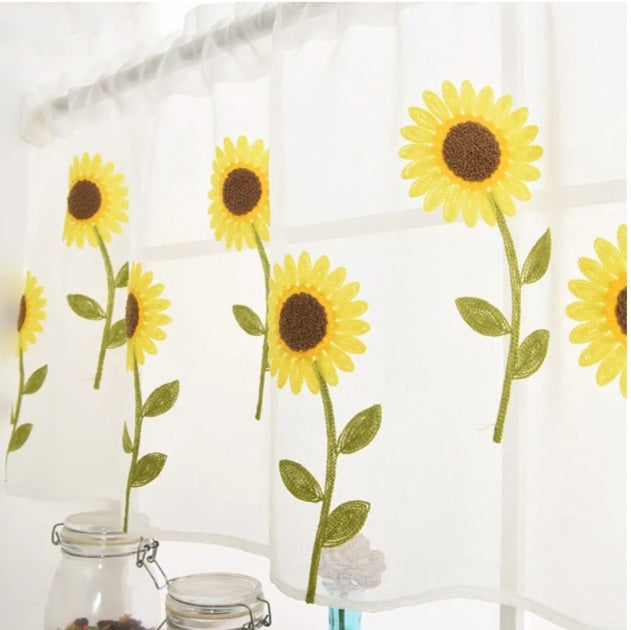 Small embroidered curtain with yellow daisy pattern