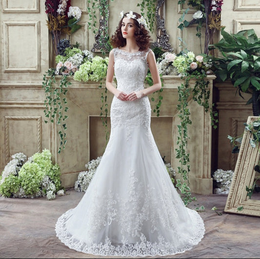 Robe de mariée classique à coupe sirène en satin sans manches