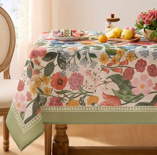 Nappe à motif de fleurs