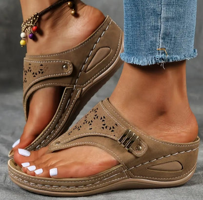 Sandales mi-hautes à motifs géométriques