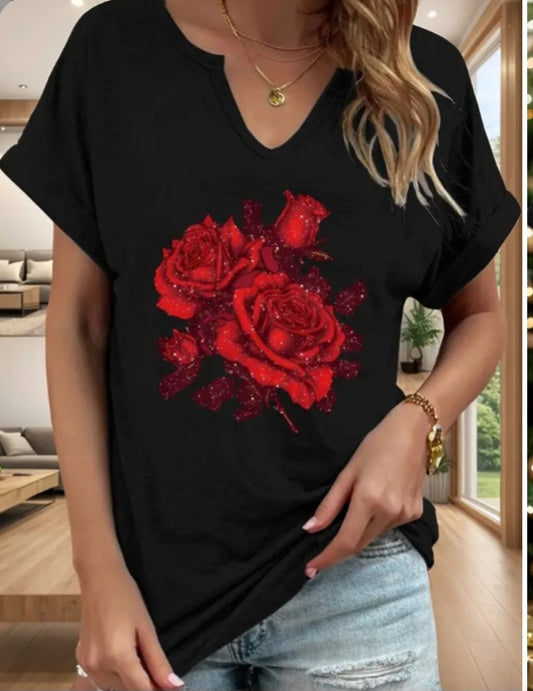 T-shirt à motif de roses brillantes